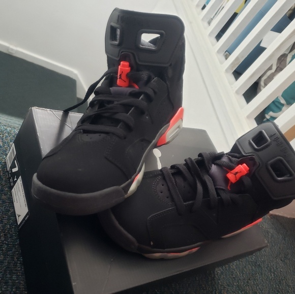 Infared Retro 6s Size 7y - Picture 5 of 5